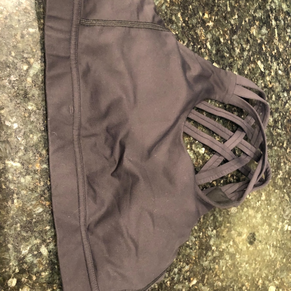 "Like New" Lululemon Black Energy Bra 8